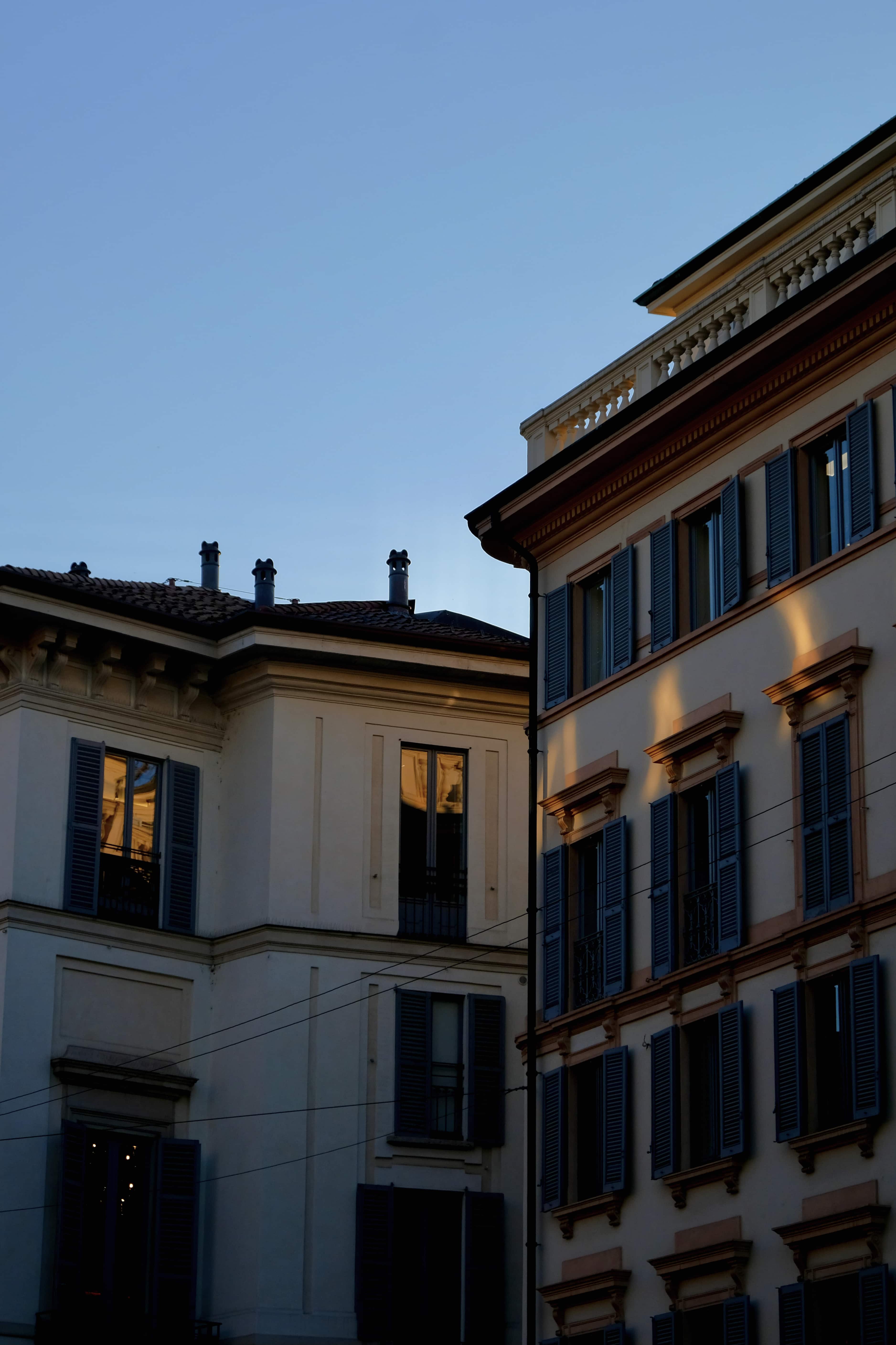 couchant-batiment-reflet-poster-nature-paysage-architecture-lombardie-italie-claire-favry